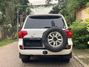Toyota Land Cruiser Fully Spec Diesel 2011