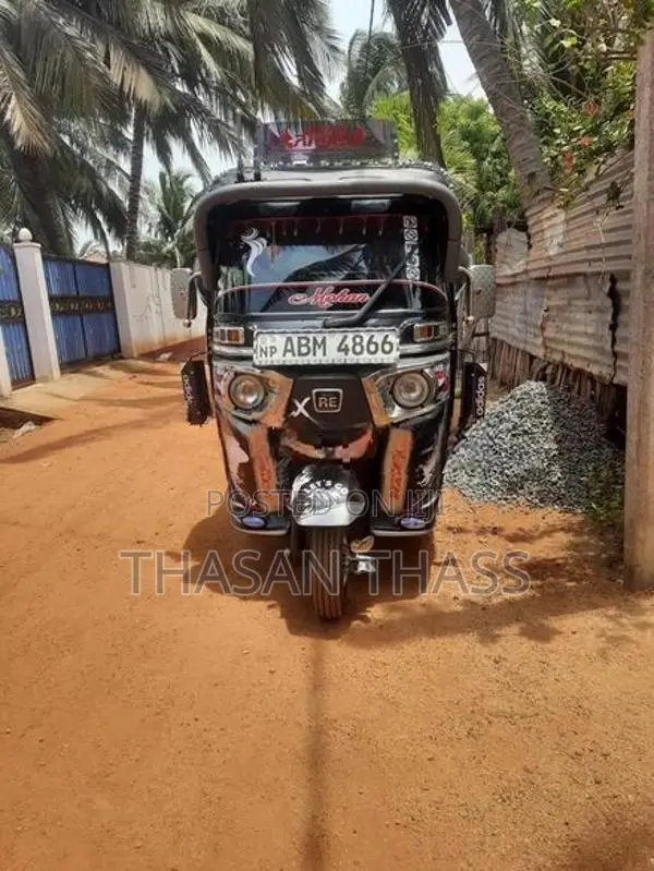 Bajaj RE 2016