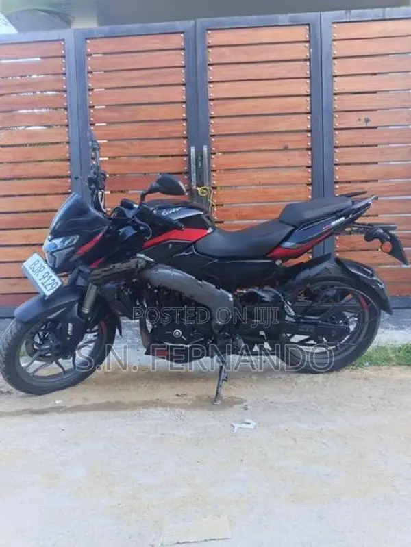 Bajaj Pulsar NS200 2025