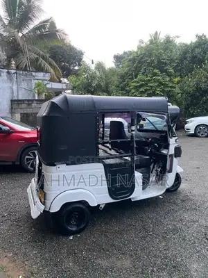 Bajaj RE 4 Stroke 2019