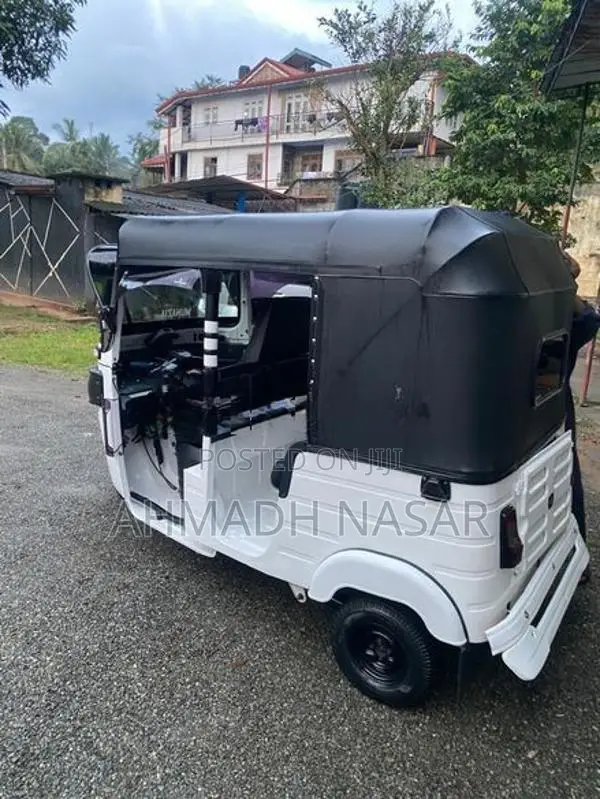 Bajaj RE 4 Stroke 2019