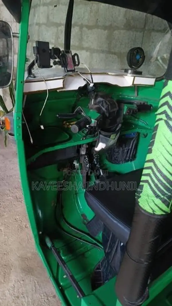 Bajaj RE 2008