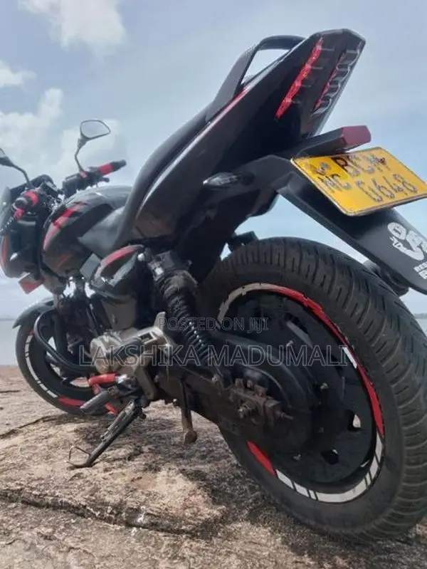 Bajaj Pulsar 150 2015