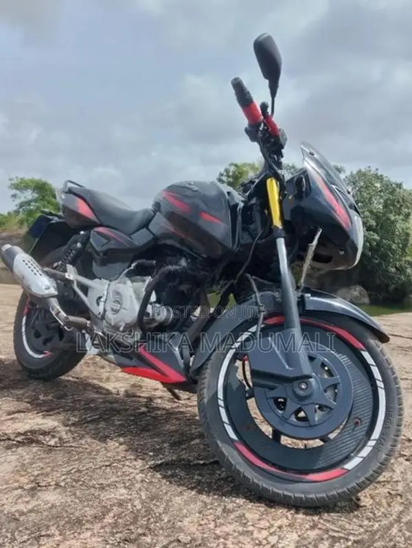 Bajaj Pulsar 150 2015