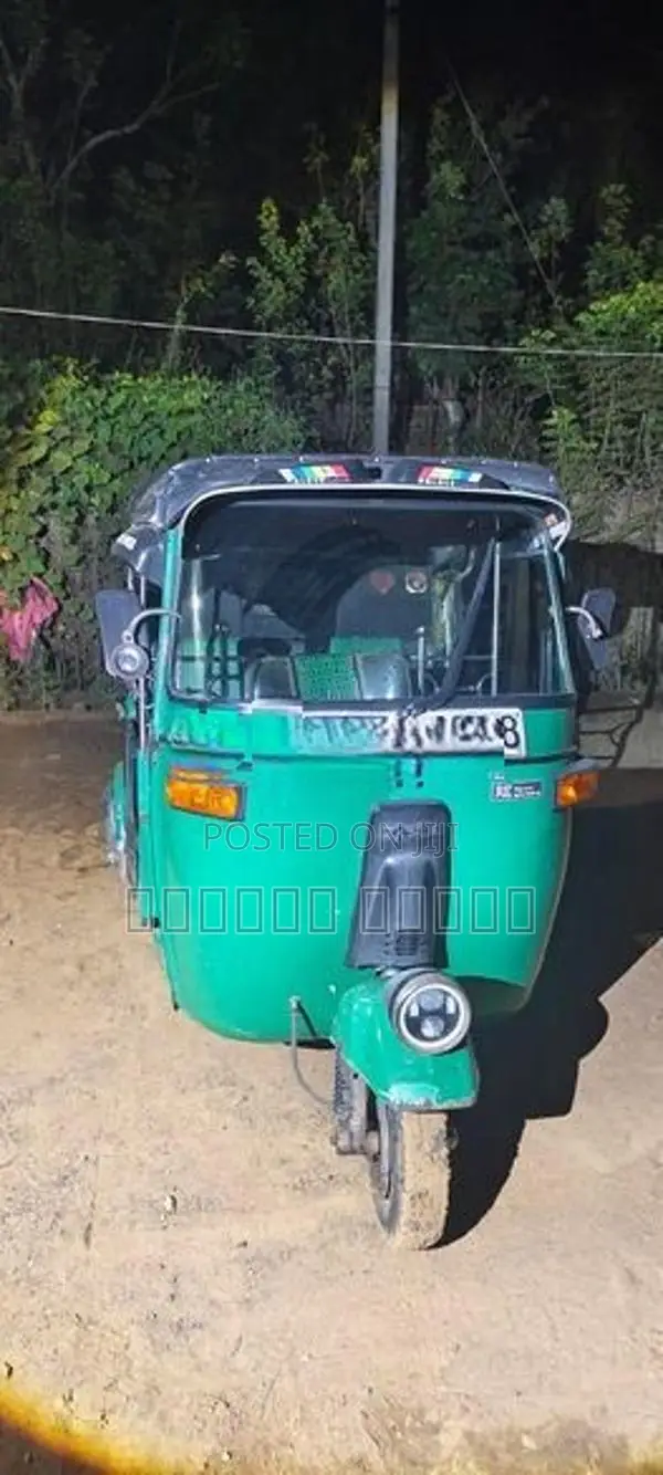 Bajaj RE 4 Stroke 2018