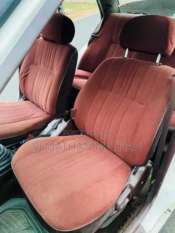 Nissan Sunny 1996