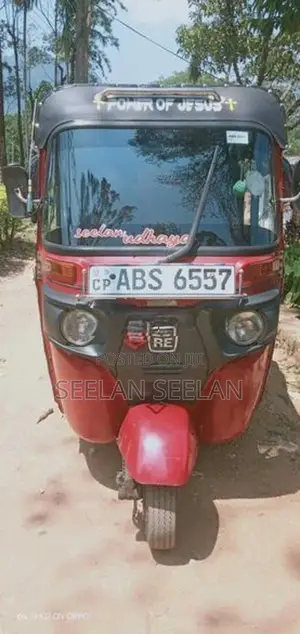 Bajaj RE 2018