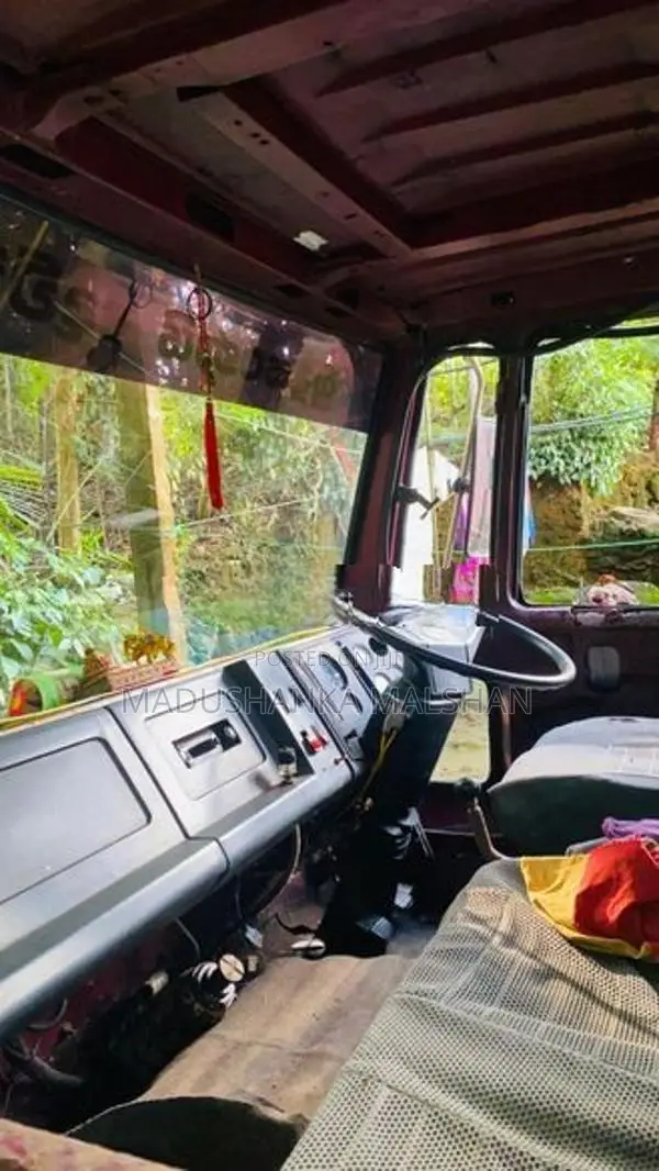 Ashok Leyland Ecomet 2002