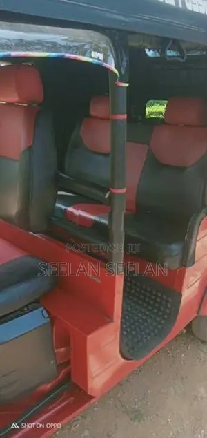 Bajaj RE 2018