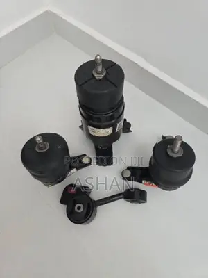 Toyota Harrier MHU38 Engine Mounts