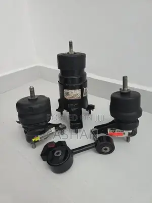 Toyota Harrier MHU38 Engine Mounts