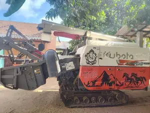 Kubota DC 70G Plus Combine Harvester