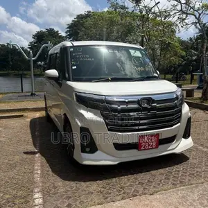 Toyota Roomy Custom GT 2023