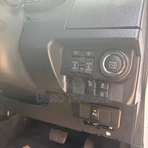 Toyota Roomy Custom GT 2023