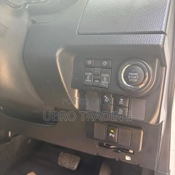 Toyota Roomy Custom GT 2023