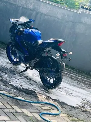 Yamaha R15 Yahama 2025