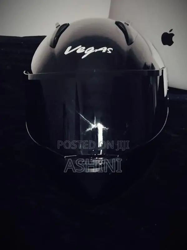Brand New Vegas Full-face Helmet (Glossy Black)
