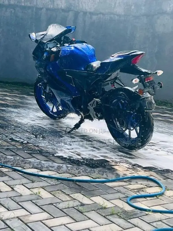 Yamaha R15 Yahama 2025