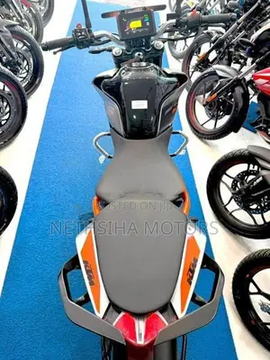 KTM Duke 160 EFI 2026