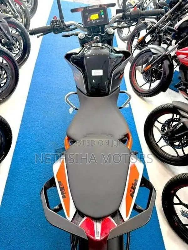 KTM Duke 160 EFI 2026