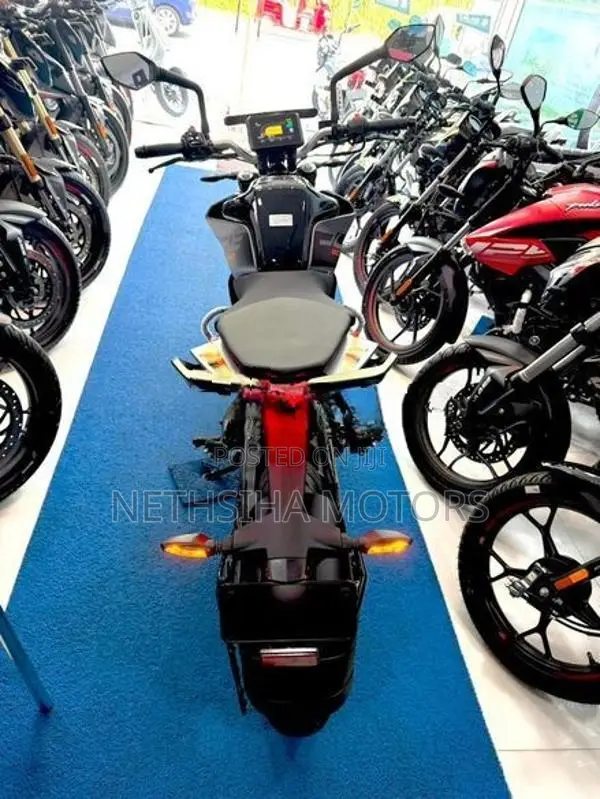 KTM Duke 160 EFI 2026