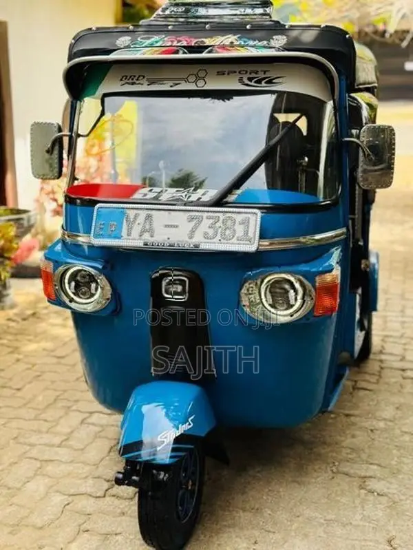 Bajaj RE 2010