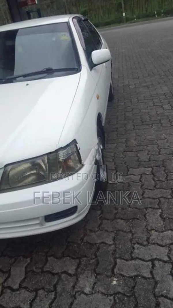 Nissan Sunny 1999