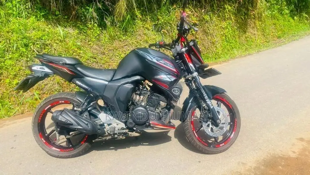 Yamaha FZs V2 Dark Knight 2017