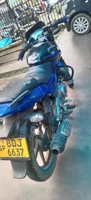 Bajaj Pulsar 180 2016