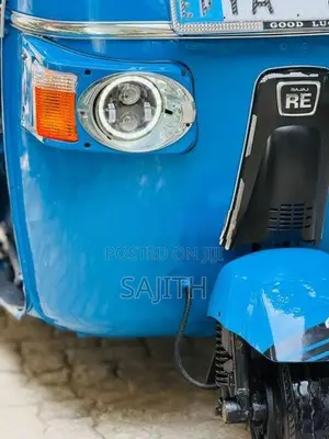 Bajaj RE 2010