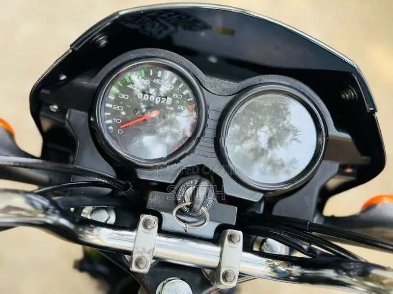 Bajaj CT100 2013