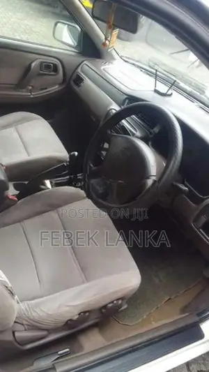 Nissan Sunny 1999
