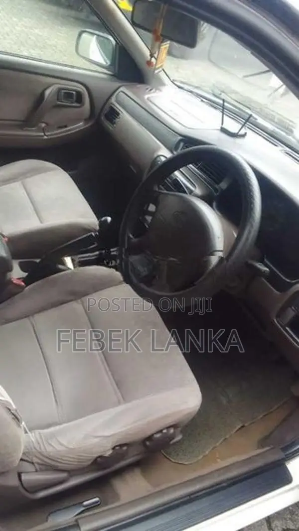 Nissan Sunny 1999