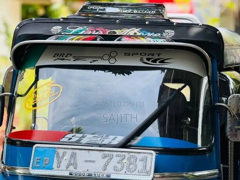 Bajaj RE 2010