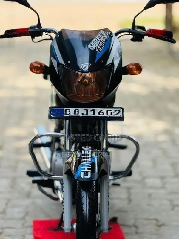 Bajaj CT100 2013