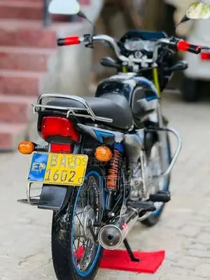 Bajaj CT100 2013