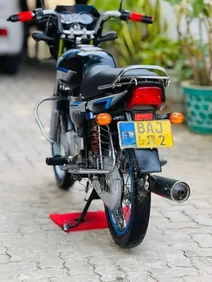 Bajaj CT100 2013