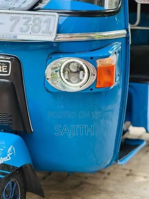 Bajaj RE 2010