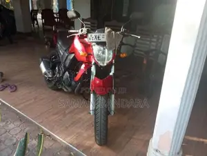 Yamaha FZ Red 2011