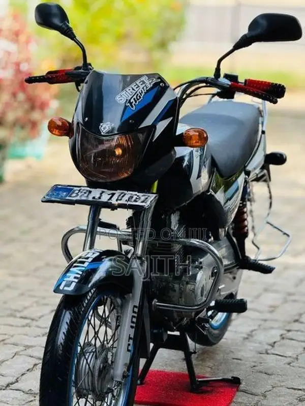 Bajaj CT100 2013