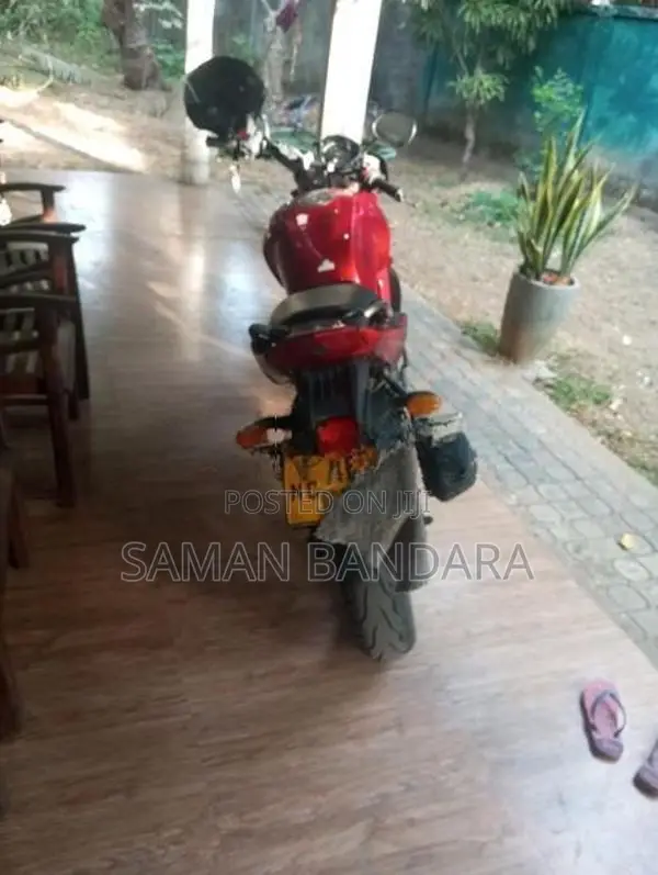 Yamaha FZ Red 2011