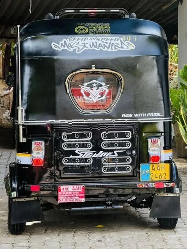 Bajaj RE 2013
