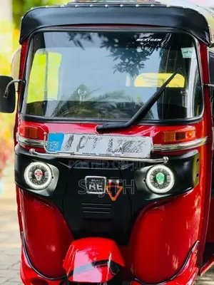 Bajaj RE 2015