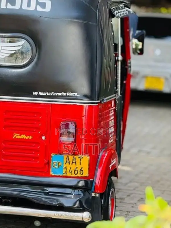 Bajaj RE 2015