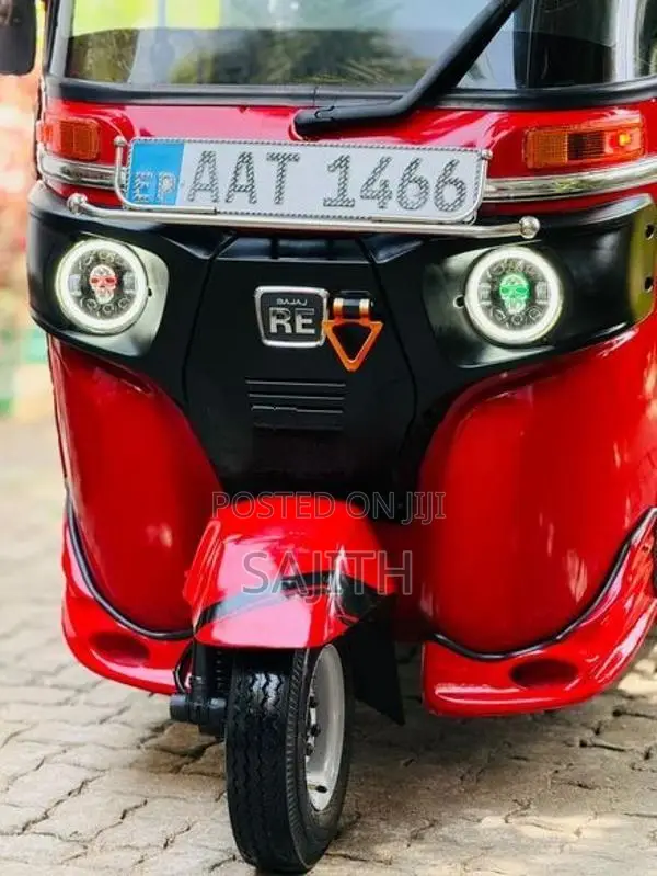 Bajaj RE 2015
