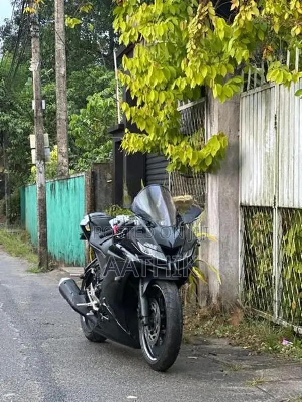 Yamaha R15 2019