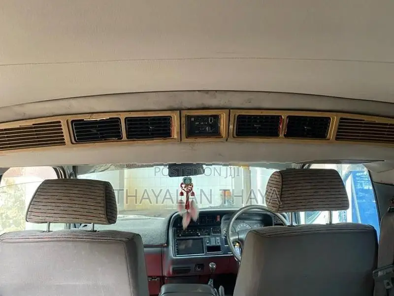 Toyota Dolphin LH-113 1993