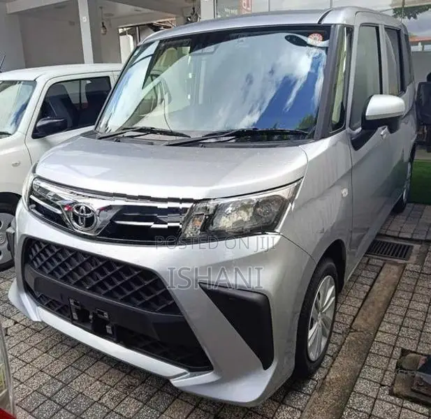 Toyota Roomy 2023