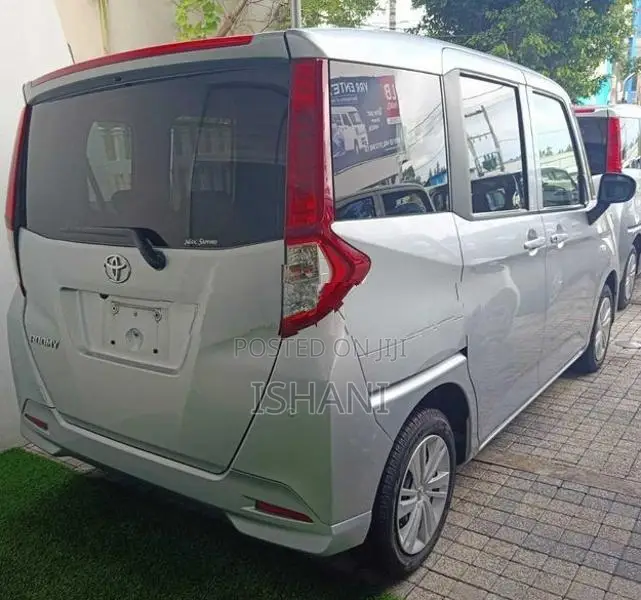 Toyota Roomy 2023