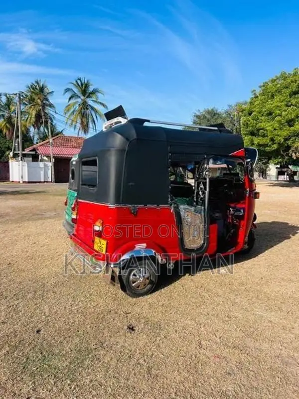 Bajaj RE 2004